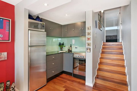 Manlybeachonline.com713 At The Beach - Darwin Holiday 1