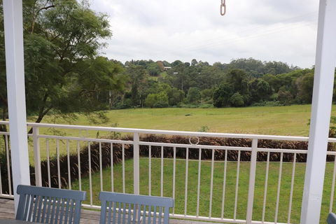 Mapleton Falls Farm House - Darwin Holiday 3