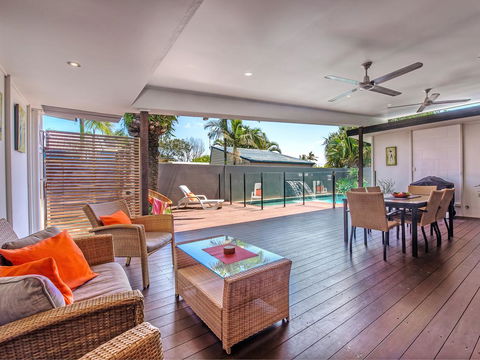 Marcoola House, Pet Friendly, Sunshine Coast - Darwin Holiday 1