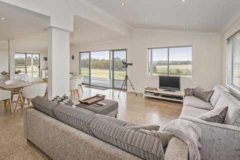 Margaret River Farmhouse - Darwin Holiday 3