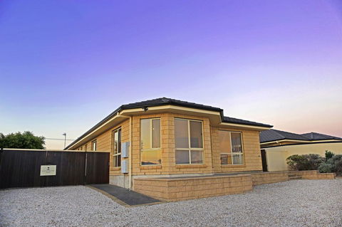 Marina Holiday Home - Darwin Holiday 0