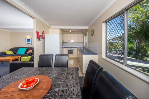 Marine Dr 22 - Fingal Bay - Darwin Holiday 3