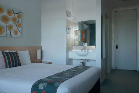 Markets Hotel - Darwin Holiday 2