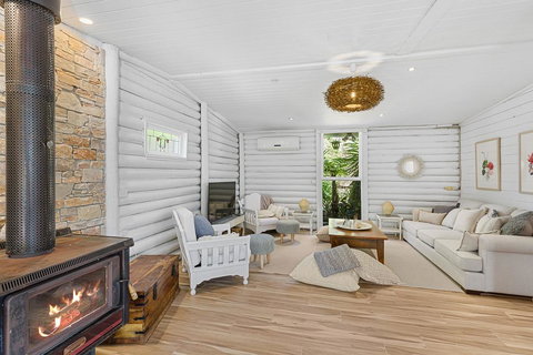 MARTHA COTTAGE - MT MARTHA - Darwin Holiday 0