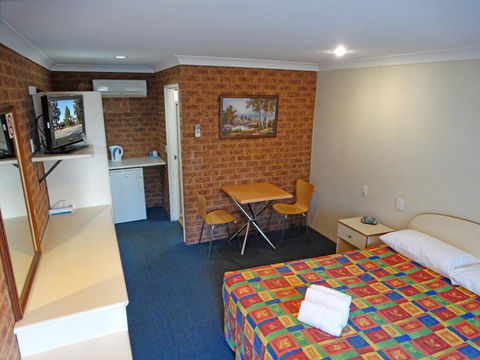 MAS Country Colonial Motor Inn - Darwin Holiday 1