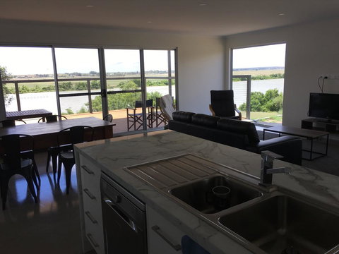 Matts River Rest - Darwin Holiday 0