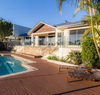 Maureen Waterfront Beach House - Darwin Holiday