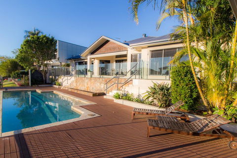 Maureen Waterfront Beach House - Darwin Holiday 0