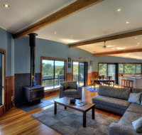 Mayakitana - Overlooking the golf course - Darwin Holiday