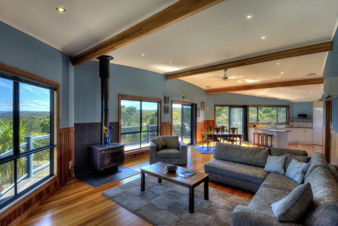 Mayakitana - Overlooking The Golf Course - Darwin Holiday 0