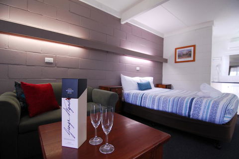 Mayfair Motel - Darwin Holiday 1