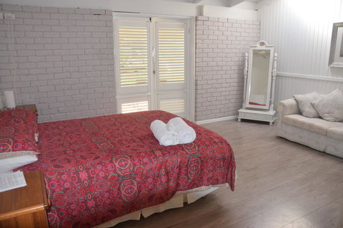 McCarthy Lake House - Darwin Holiday 1