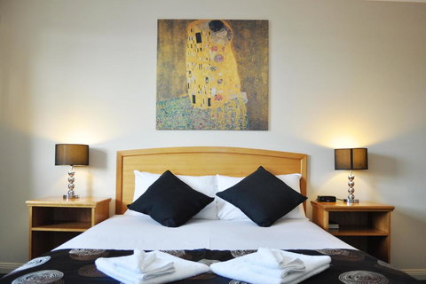 Meadowbrook Hotel Brisbane - Darwin Holiday 0