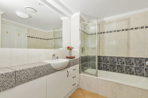 Mediterranean Beachfront Apartments - Darwin Holiday 3