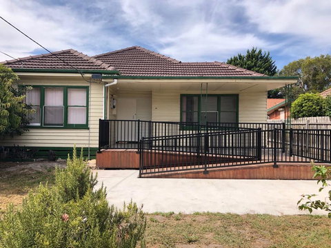 Melbourne Short Stay - Clayton Station, Monash Uni, Hospital - Darwin Holiday 0