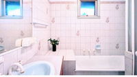 Melbourne short stay - The Glen station