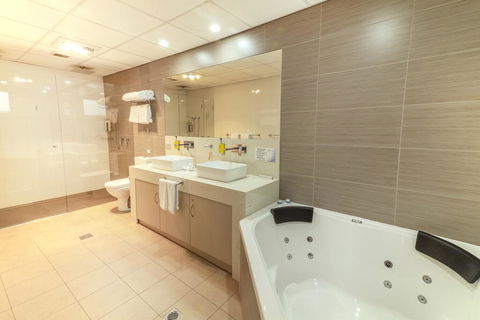 Mercure Orange - Darwin Holiday 1