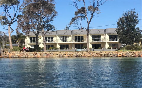 Merimbula Lake Apartments - Darwin Holiday 0