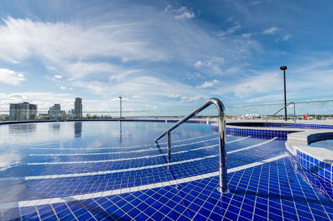 Meriton Suites Southport - Darwin Holiday 2