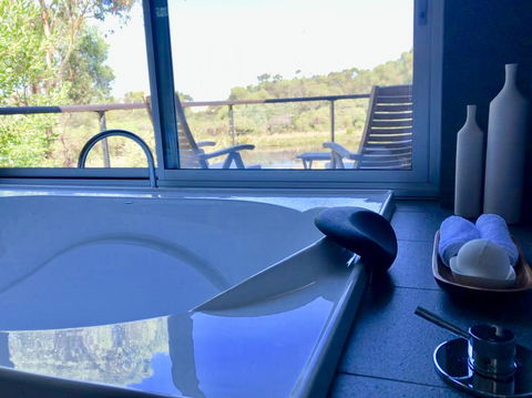 Messmates Luxury Eco Suites - Darwin Holiday 2