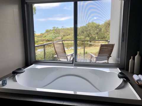 Messmates Luxury Eco Suites - Darwin Holiday 1