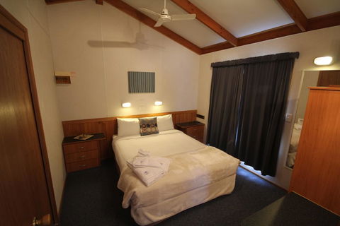 Metung Holiday Villas - Darwin Holiday 2