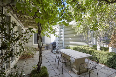 Mews Cottages - Darwin Holiday 1