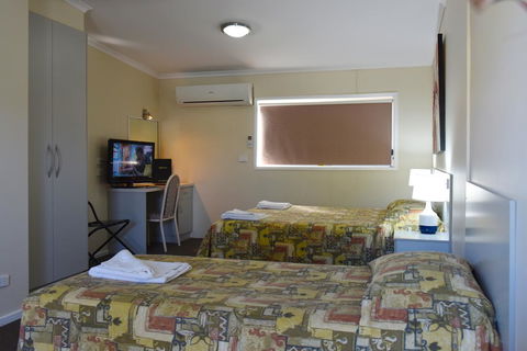 Mia Motel - Darwin Holiday 1