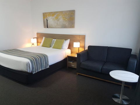 Mid City Motor Inn Singleton - Darwin Holiday 1