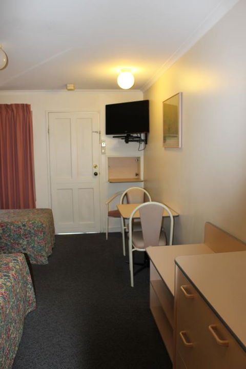Mid Coast Motor Inn - Darwin Holiday 2