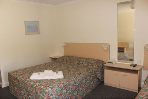 Mid Coast Motor Inn - Darwin Holiday 3