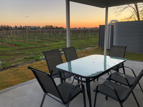 Milawa Vineyard Views - Guesthouse 1 - Darwin Holiday 3