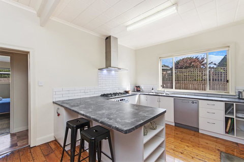 Miller's Cottage - Darwin Holiday 1