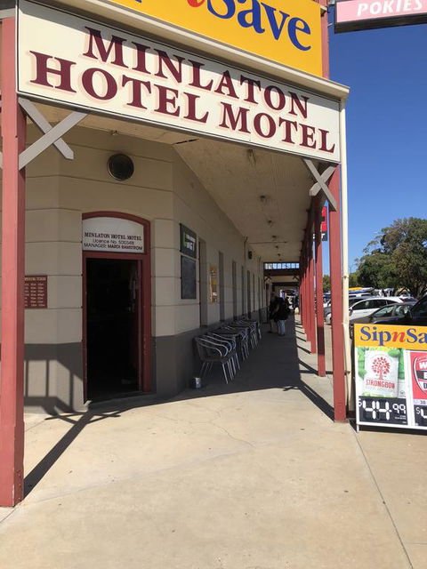 Minlaton Hotel - Darwin Holiday 1
