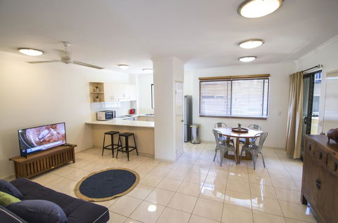 Minnie St 2 Bedroom / 2 Bathroom Apartment - Darwin Holiday 0