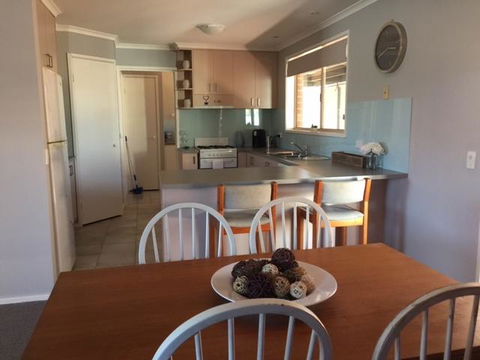 Mint Accommodation - Bridget & Rachel - Darwin Holiday 2