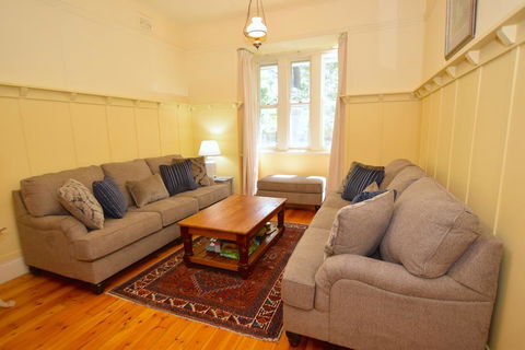 Mintie Cottage On Leura Mall - Darwin Holiday 1