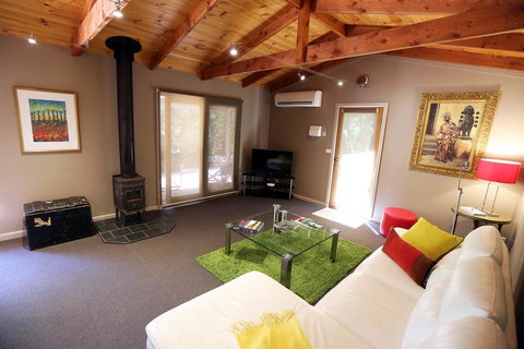 Mirkwood Forest Self-contained Spa Cottages - Darwin Holiday 2