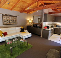 Mirkwood Forest Self-contained Spa Cottages - Darwin Holiday