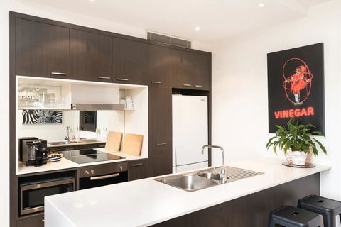Modern 1 Bedroom Apartment In Richmond - Darwin Holiday 3