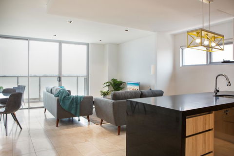 Modern 2 Bedroom Apartment In The Heart Of Burwood - Darwin Holiday 0