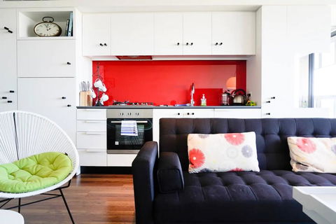 Modern 2 Bedroom Apartment With City Views - Darwin Holiday 1