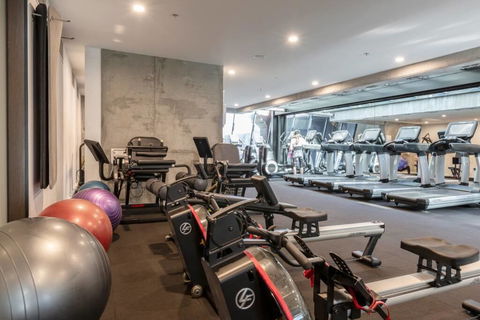 MODERN 2 BEDROOMS -SOUTHERN CROSS STATION - Darwin Holiday 2