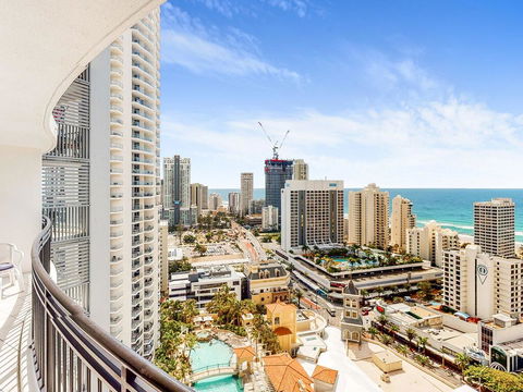 Modern 2BR Apartment In Chevron Renaissance - Darwin Holiday 1