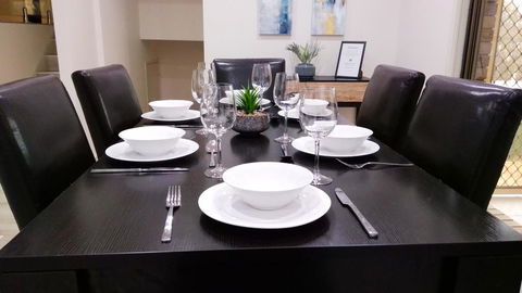 Modern 4-Bedroom House On Cunningham Near Singleton CBD Hunter Valley - Darwin Holiday 3