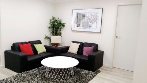 Modern 4-Bedroom House On Cunningham Near Singleton CBD Hunter Valley - Darwin Holiday 1