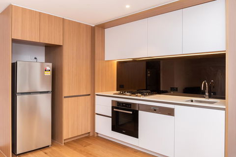 Modern Apartment In Sydney's CBD - Darwin Holiday 2