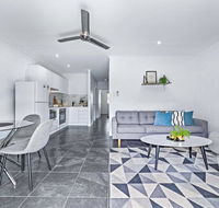 Modern Beach Front Apartment - Darwin Holiday