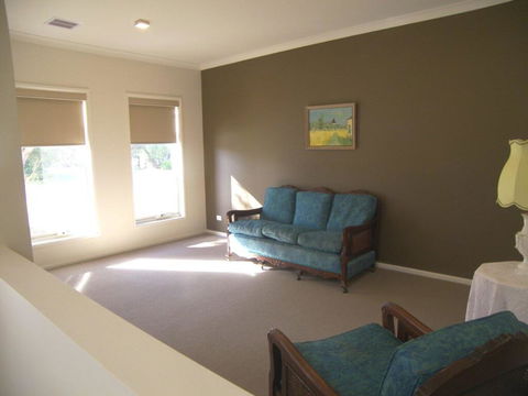 Modern Beachside 5 Bedrooms - Darwin Holiday 1