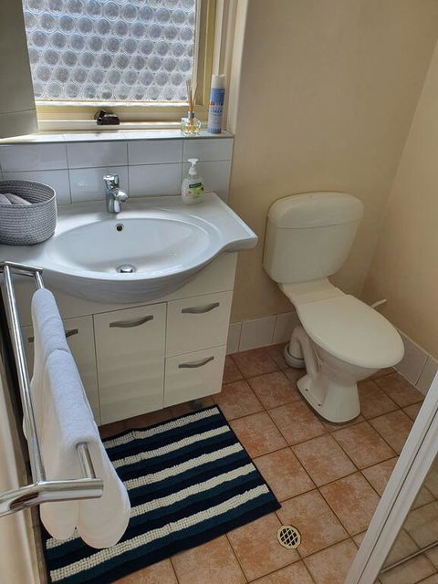 Modern Cosy Studio Close To QEH + Adelaide CBD + Airport + Beaches - Darwin Holiday 1